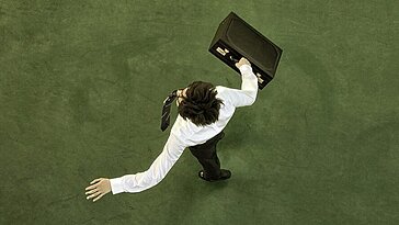 La Génération Z fait face à des défis professionnels, particulièrement les hommes, en raison d’un secteur spécifique du marché de l’emploi