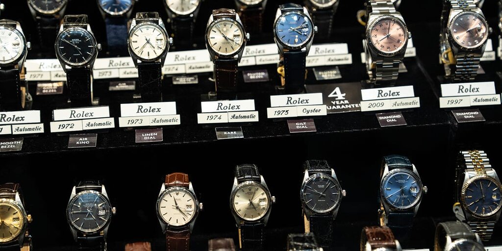 Une taxe de 39 % sur la Suisse secoue l’industrie horlogère, entraînant possiblement des hausses pour les Rolex d’occasion Une taxe de 39 % sur la Suisse secoue l’industrie horlogère, entraînant possiblement des hausses pour les Rolex d’occasion
