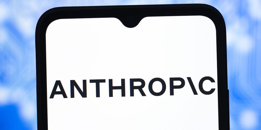 Anthropic affirme qu’injecter une ‘vaccin’ de malveillance lors de l’entraînement de l’IA pourrait l’améliorer à long terme Anthropic affirme qu’injecter une ‘vaccin’ de malveillance lors de l’entraînement de l’IA pourrait l’améliorer à long terme