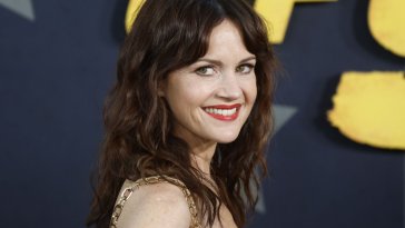 Carla Gugino et Nicole Byer à l’honneur pour leur anniversaire le 29 août