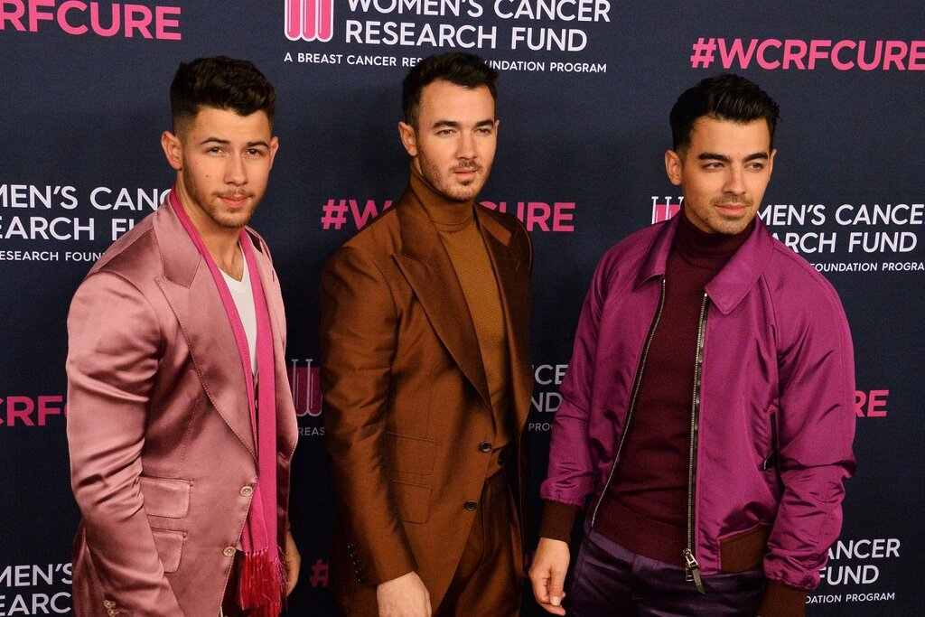 Nouvel album des Jonas Brothers : Regardez leur interview sur ‘Tonight’ et découvrez l’inspiration derrière leurs chansons Nouvel album des Jonas Brothers : Regardez leur interview sur ‘Tonight’ et découvrez l’inspiration derrière leurs chansons