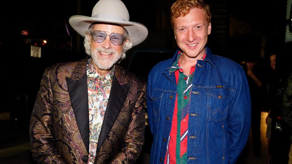 Robert Earl Keen et Tyler Childers chantent pour aider les victimes des inondations au Texas