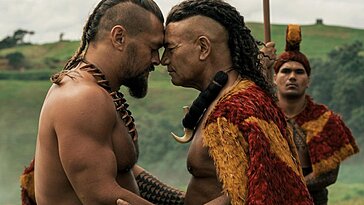 Hawaliens fiers : Temuera Morrison évoque ‘Chief of War’