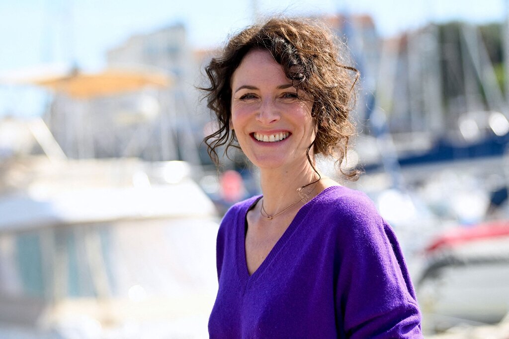 Comment son époux l’a accompagnée pour son personnage dans « Ici tout commence »