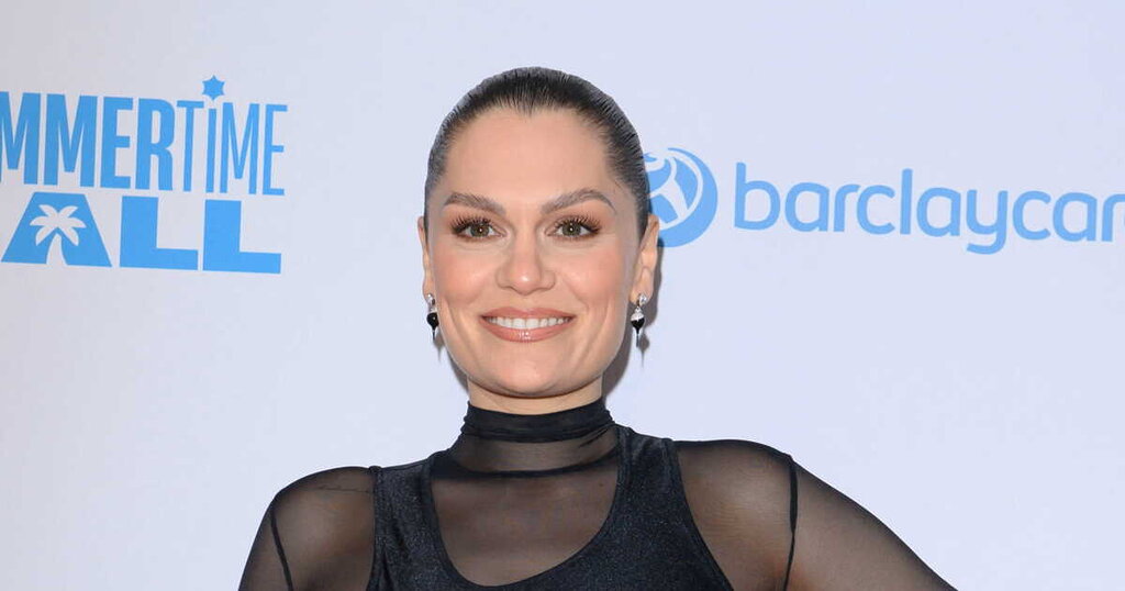 Complications Post-Mastectomie : Jessie J, la Chanteuse Atteinte d’un Cancer du Sein, Fait une Annonce Importante Complications Post-Mastectomie : Jessie J, la Chanteuse Atteinte d’un Cancer du Sein, Fait une Annonce Importante