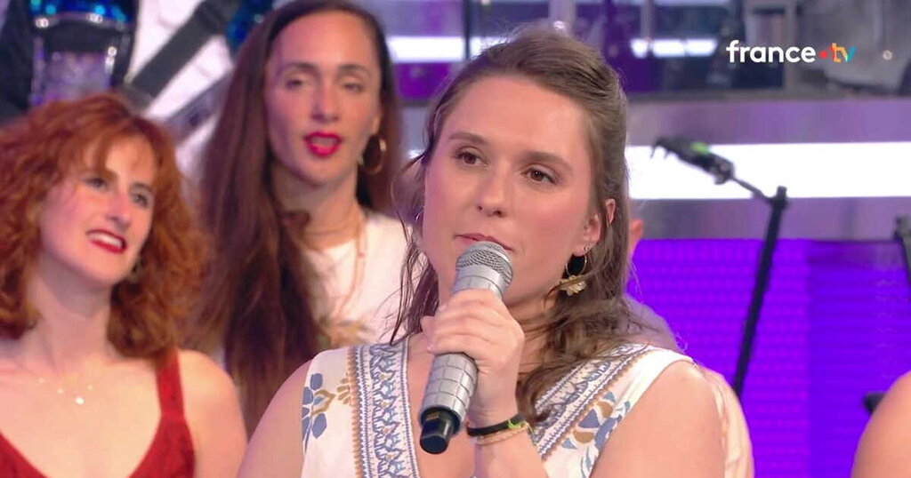N’oubliez pas les paroles : Nagui tend une main à Marine après son élimination N’oubliez pas les paroles : Nagui tend une main à Marine après son élimination