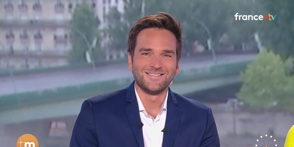 Télématin : Samuel Ollivier taquine les chroniqueurs, Lucie Chaumette le reprend avec humour Télématin : Samuel Ollivier taquine les chroniqueurs, Lucie Chaumette le reprend avec humour
