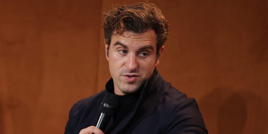 Brian Chesky suggère qu’Airbnb pourrait héberger les travailleurs licenciés par l’intelligence artificielle