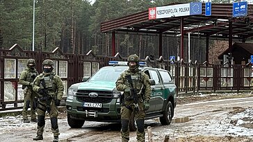 La Pologne déclare avoir abattu des drones russes violant souvent son espace aérien