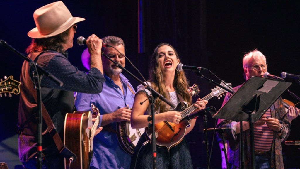 La musique des banjos de Nitty Gritty Dirt Band s’impose avec force