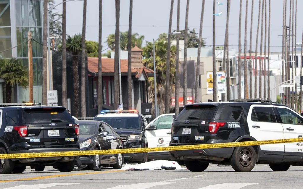 D4vd en tournée mondiale : la police de Hollywood découvre un corps dans son coffre
