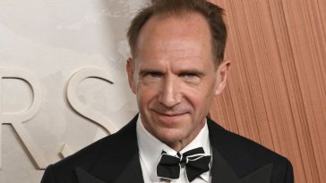 Ralph Fiennes revient dans « 28 Years Later : The Bone Temple » : découvrez le nouveau film en direct