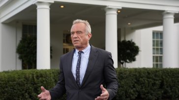 Trump freine la publicité des médicaments avec un mémorandum pour réduire l’impact des annonces