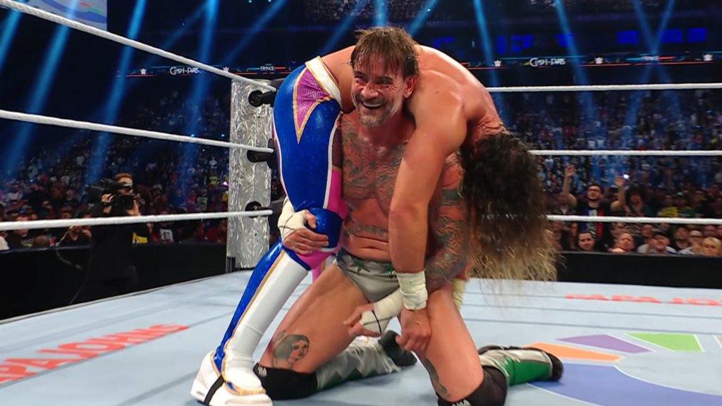 Lors du Clash à Paris, une superstar inattendue a trahi CM Punk en WWE Lors du Clash à Paris, une superstar inattendue a trahi CM Punk en WWE