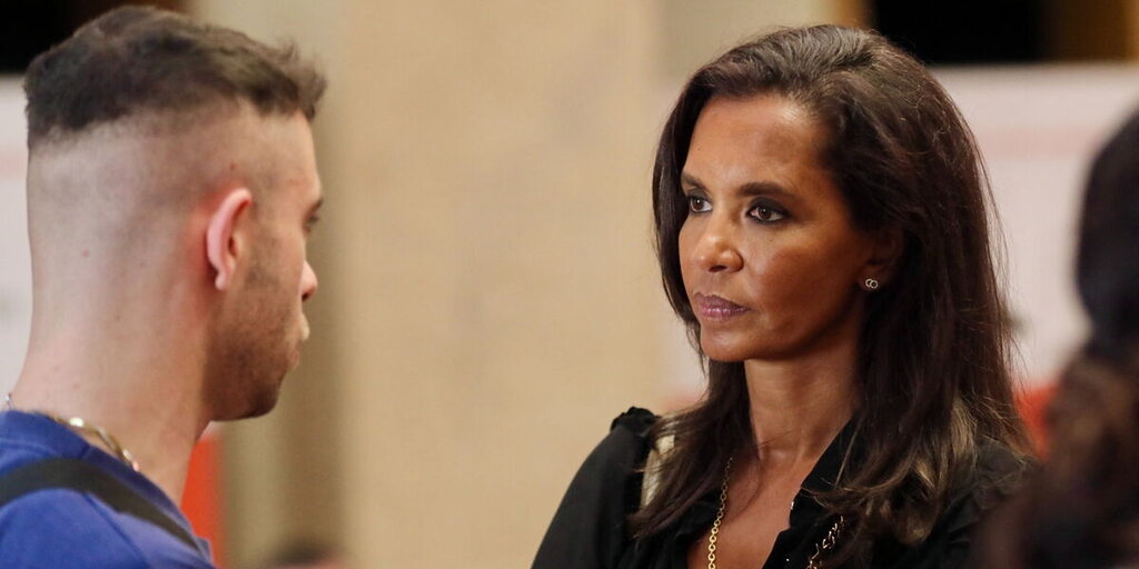 Rentrée 2023 : Karine Le Marchand furieuse contre sa fille Alya, elle en a assez Rentrée 2023 : Karine Le Marchand furieuse contre sa fille Alya, elle en a assez