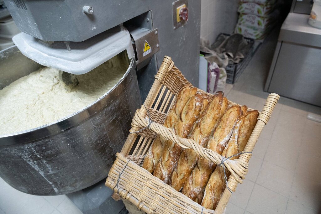 Un boulanger poignardé violemment pour avoir refusé de donner du pain à des braqueurs Un boulanger poignardé violemment pour avoir refusé de donner du pain à des braqueurs