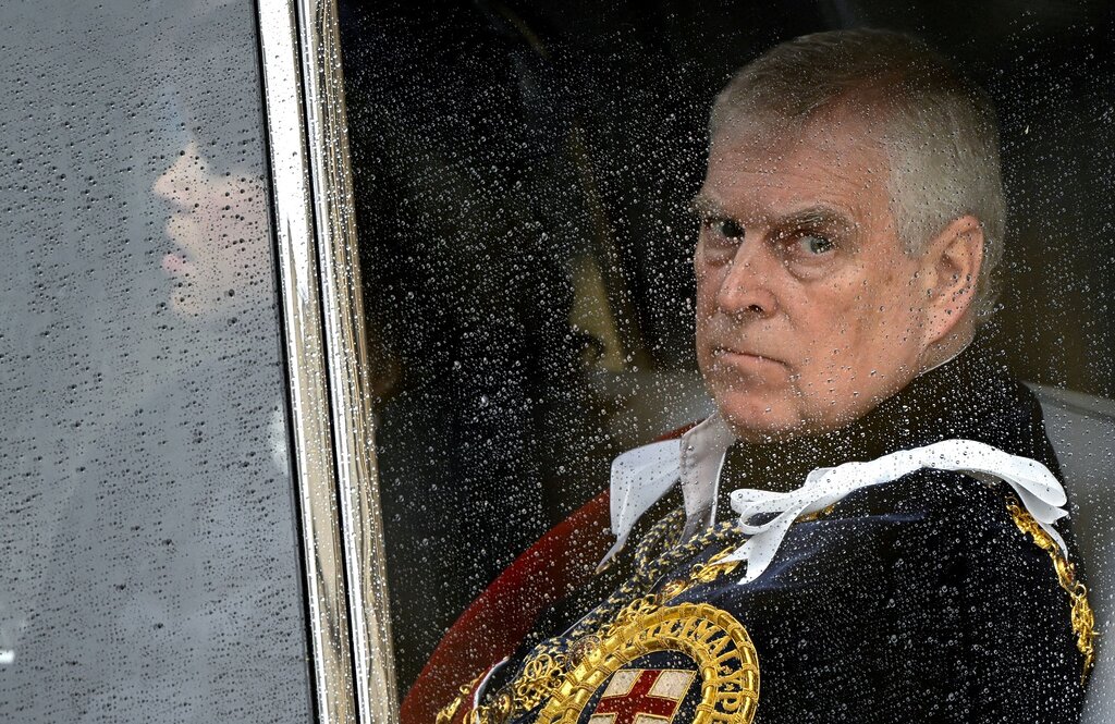 Le prince Andrew, favori d’Elizabeth II, renonce à son titre royal Le prince Andrew, favori d’Elizabeth II, renonce à son titre royal