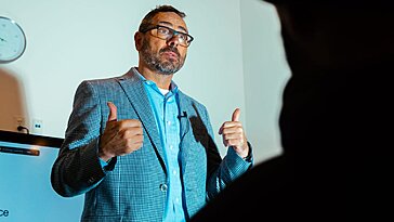 Selon Andrew Feldman, PDG de Cerebras, 38 heures par semaine ne suffisent pas pour l’excellence