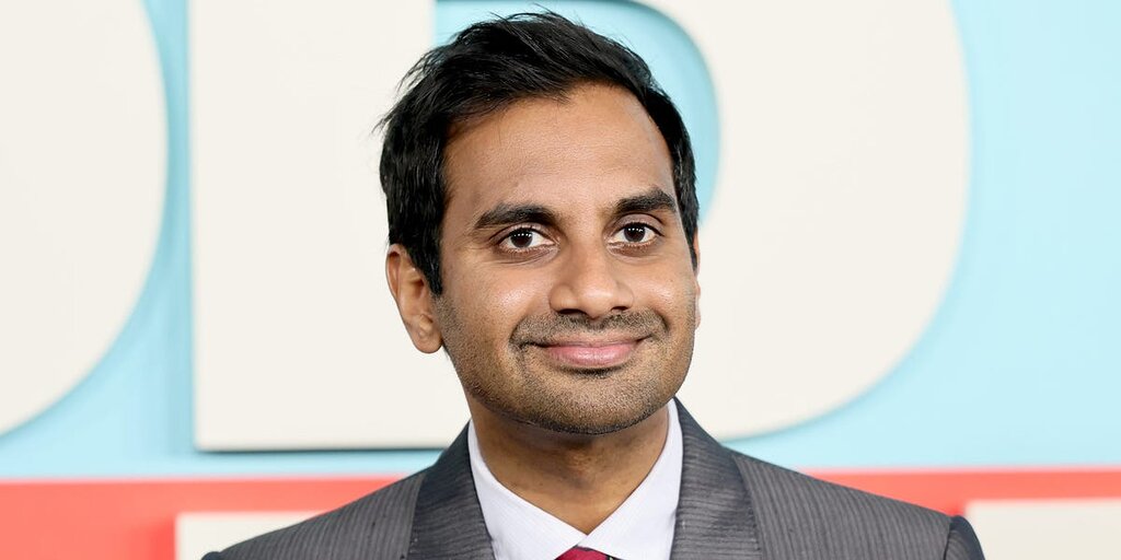 Aziz Ansari explique pourquoi il évite smartphones et emails, et exprime ses réserves sur ChatGPT