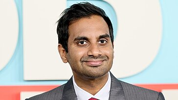 Aziz Ansari explique pourquoi il évite smartphones et emails, et exprime ses réserves sur ChatGPT
