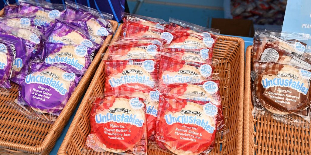 Smucker attaque Trader Joe’s, accusant ses sandwiches PB&J sans croûte de copier les Uncrustables
