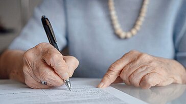 Mon mari et moi doutons de la répartition de son héritage, mais il veut préserver la confiance familiale. Que faire