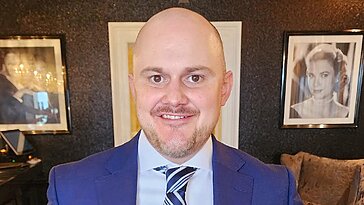 Directeur des ressources humaines gay, je soutiens Robby Starbuck à une conférence RH