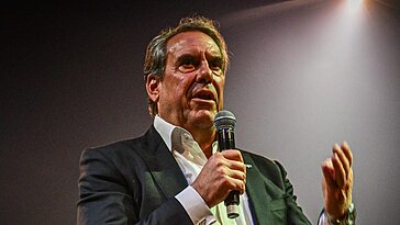 Le président de GM insiste sur l’importance d’apprendre des géants chinois de l’électrique
