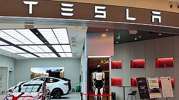 Les investisseurs anticipent les résultats du troisième trimestre de Tesla, avec une action à +10 % en 2025