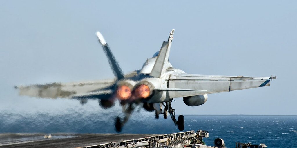 Un Super Hornet et un Sea Hawk de la Marine américaine se sont abîmés à 30 minutes d’écart en mer de Chine méridionale Un Super Hornet et un Sea Hawk de la Marine américaine se sont abîmés à 30 minutes d’écart en mer de Chine méridionale