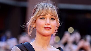 Jennifer Lawrence révèle avoir souffert d’anxiété postpartum, redoutant que son bébé ne soit mort en dormant