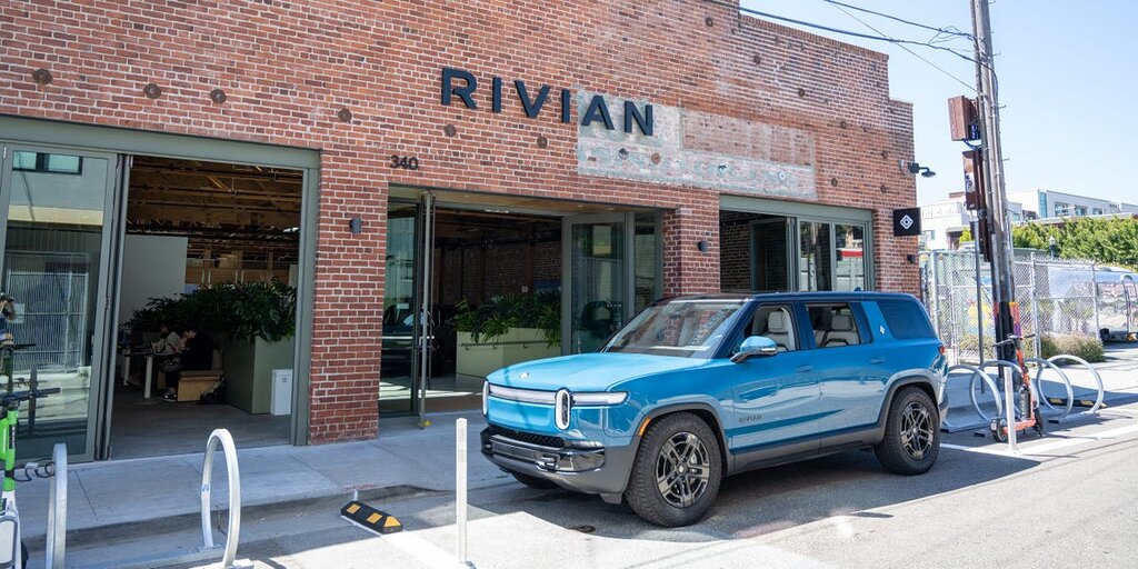 Rivian offre un package de départ à plus de 600 employés remerciés Rivian offre un package de départ à plus de 600 employés remerciés