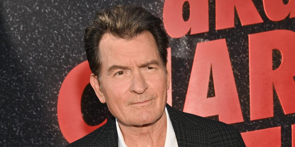 Charlie Sheen affirme que cacher son diagnostic VIH a été plus ardu que vivre avec la maladie Charlie Sheen affirme que cacher son diagnostic VIH a été plus ardu que vivre avec la maladie