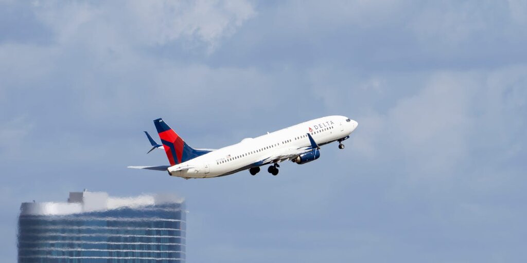 Delta exhorte le Congrès à mettre fin à la fermeture du gouvernement, des employés font des heures supplémentaires obligatoires Delta exhorte le Congrès à mettre fin à la fermeture du gouvernement, des employés font des heures supplémentaires obligatoires