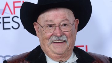 Le 16 octobre, anniversaires de Barry Corbin et Naomi Osaka