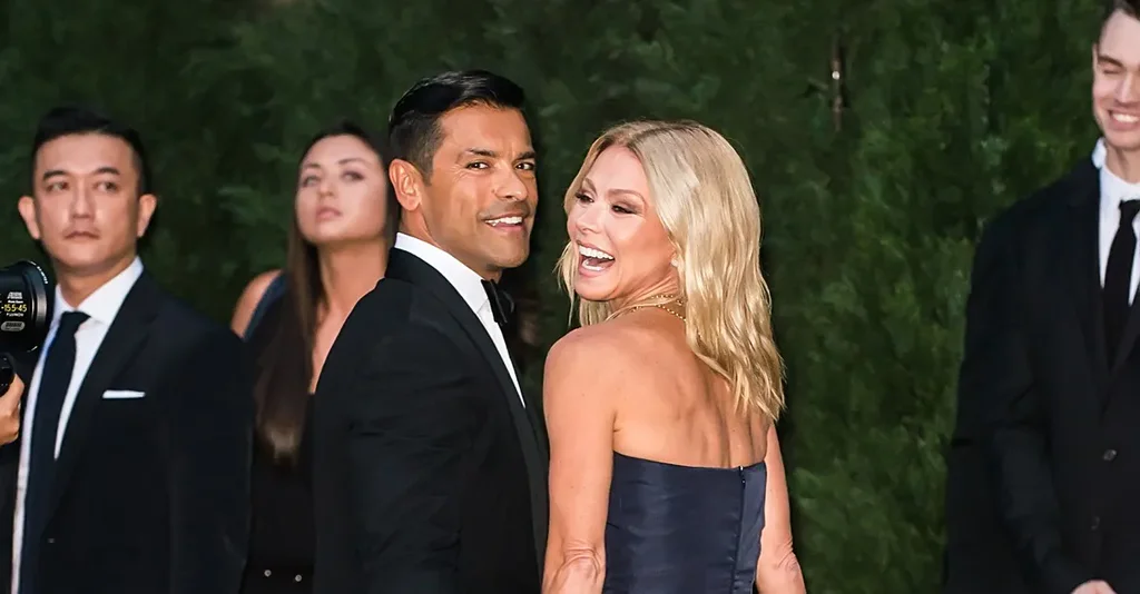 Kelly Ripa et Mark Consuelos : une romance hollywoodienne née d’un casting et d’une photo Kelly Ripa et Mark Consuelos : une romance hollywoodienne née d’un casting et d’une photo
