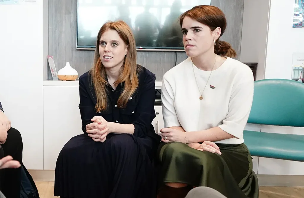 Les princesses Beatrice et Eugenie quittent le Royaume-Uni après un scandale parental Les princesses Beatrice et Eugenie quittent le Royaume-Uni après un scandale parental