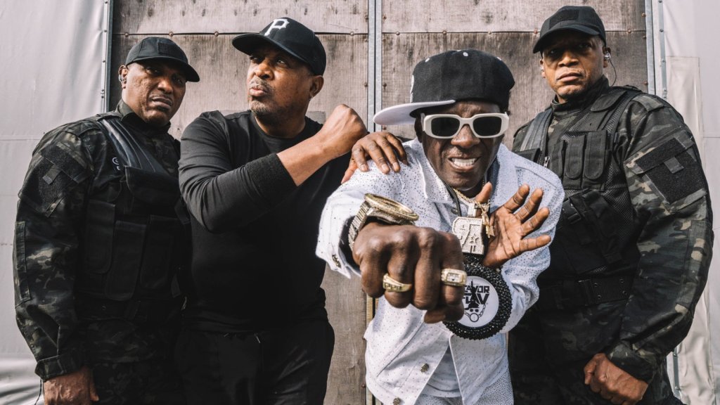 Public Enemy sort un nouveau clip musical rempli de messages politiques