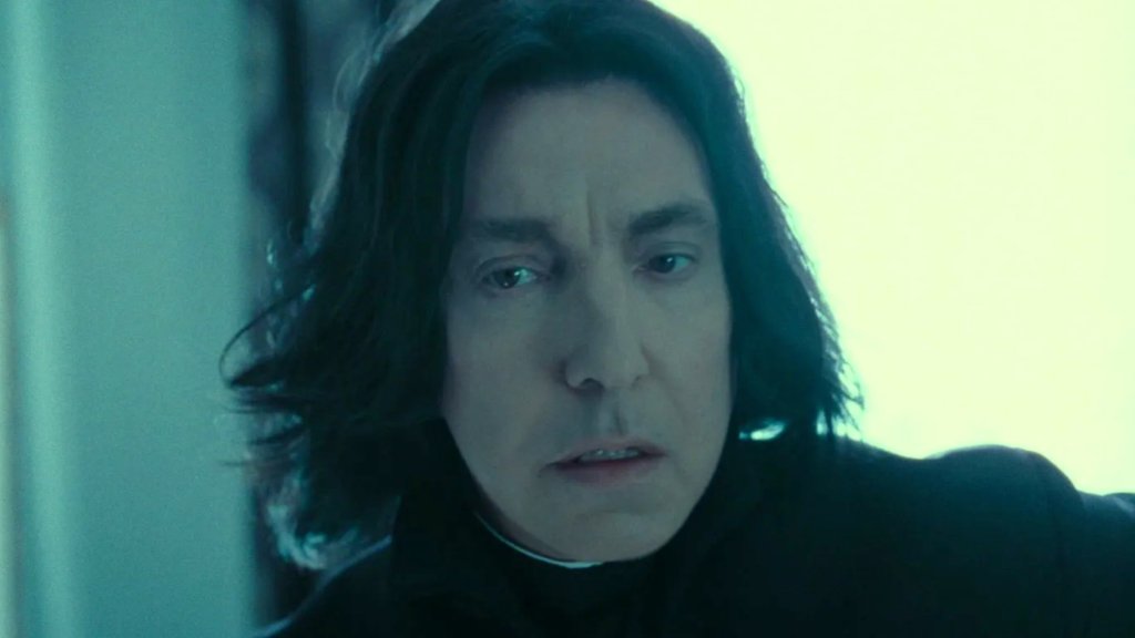 La protection tragique de Snape pour Harry Potter : une histoire surprenante révélée à votre insu La protection tragique de Snape pour Harry Potter : une histoire surprenante révélée à votre insu