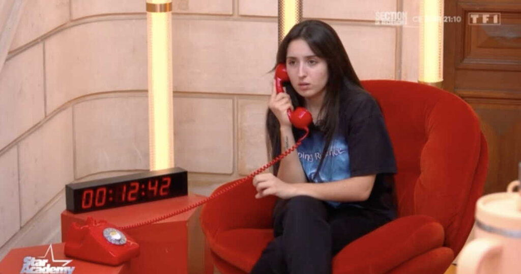 Ambre se fâche contre sa mère : un appel « fatigant » amuse les fans de la Star Academy Ambre se fâche contre sa mère : un appel « fatigant » amuse les fans de la Star Academy