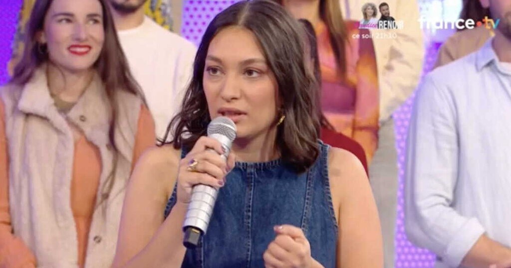 Nagui surpris par la demande d’Alessandra dans « N’oubliez pas les paroles » : « Je vais chanter par terre » Nagui surpris par la demande d’Alessandra dans « N’oubliez pas les paroles » : « Je vais chanter par terre »
