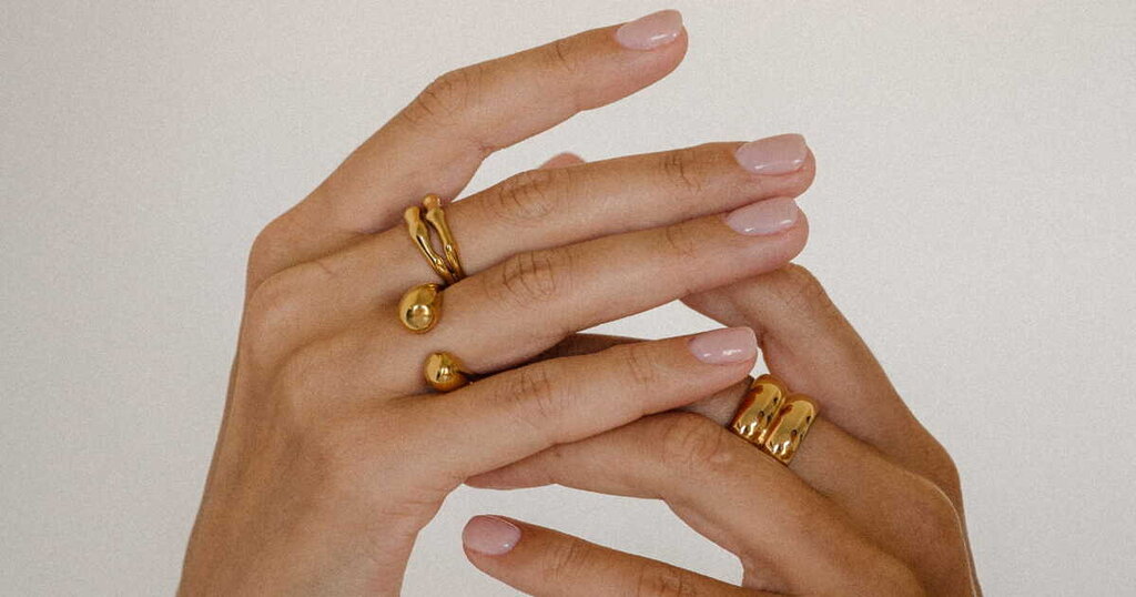 Les femmes de 50 ans et plus adoptent ce remède de grand-mère pour des ongles plus forts