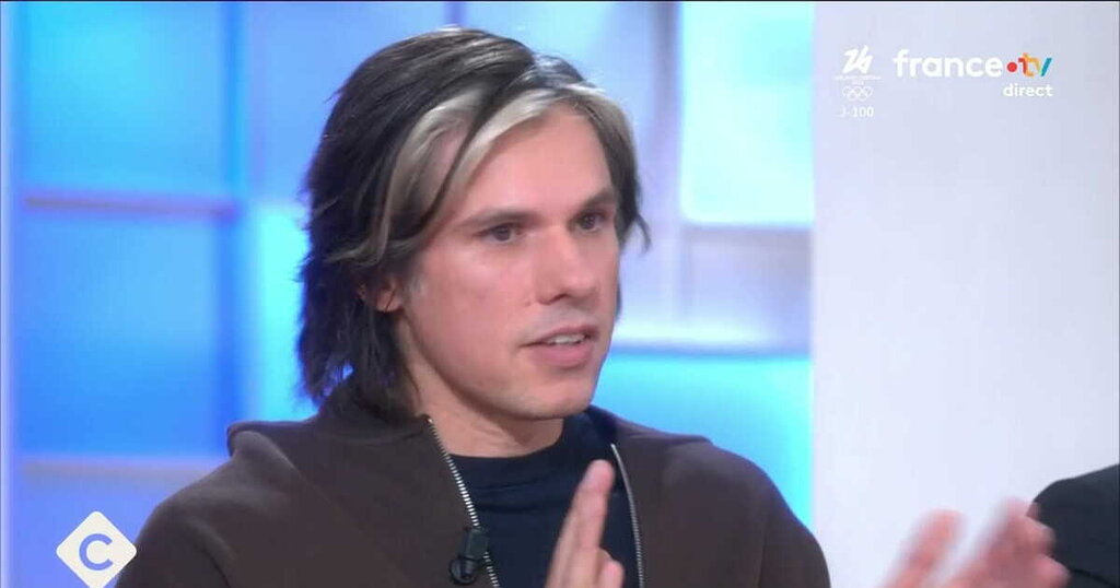 Anne-Elisabeth Lemoine dévoile un spoiler du film d’Orelsan sur le plateau de C à Vous