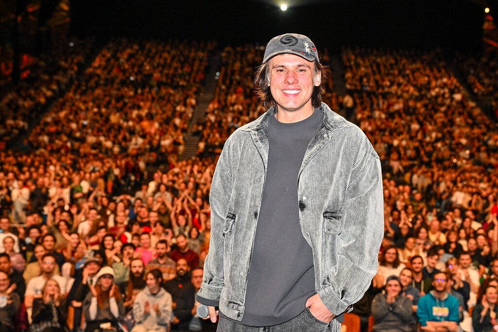 Orelsan, Isabelle Huppert, Marina Foïs et John Woo illuminent la clôture du Festival Lumière