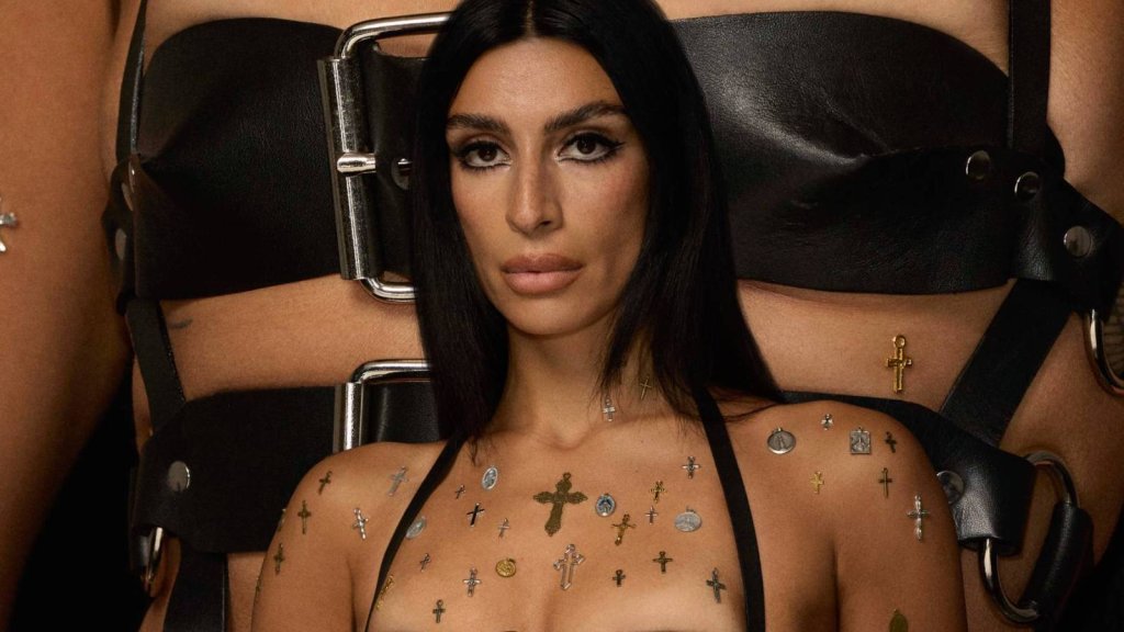 Sevdaliza présente son album « Heroina » avec Karol G, Kenia Os et Tokischa