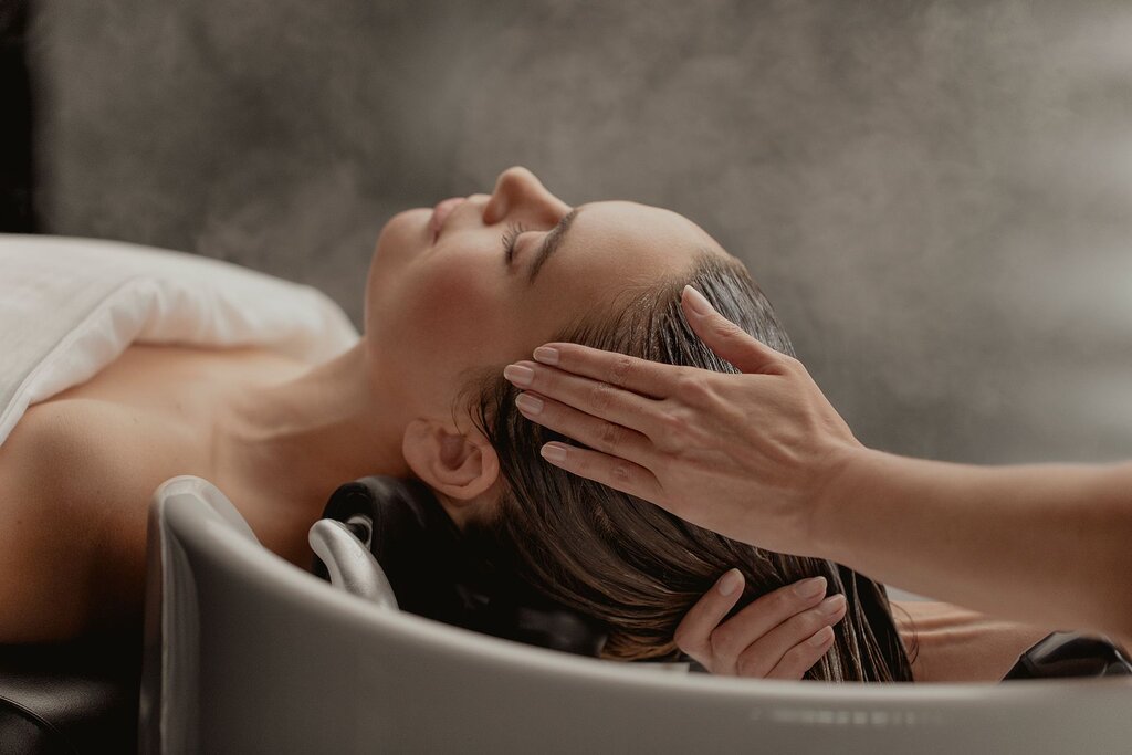 Découvrez les meilleures expériences de Head Spa pour revitaliser et maintenir votre cuir chevelu sain