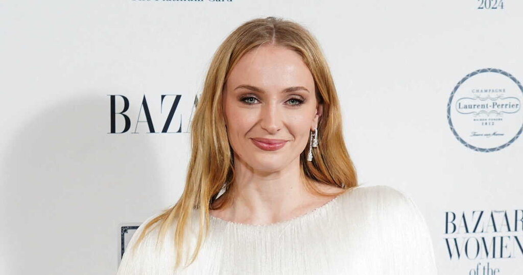 Sophie Turner et Chris Martin de Coldplay : un rendez-vous secret dévoilé ? Sophie Turner et Chris Martin de Coldplay : un rendez-vous secret dévoilé ?