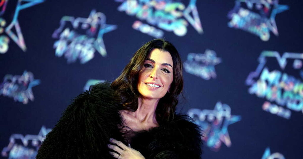Le nutritionniste surveille chaque jour le poids de Jenifer durant la première saison de Star Academy Le nutritionniste surveille chaque jour le poids de Jenifer durant la première saison de Star Academy