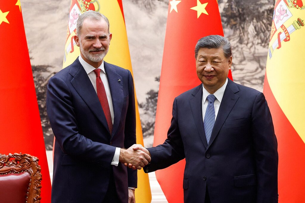 Pourquoi la Chine accueille-t-elle chaleureusement les membres des familles royales ?