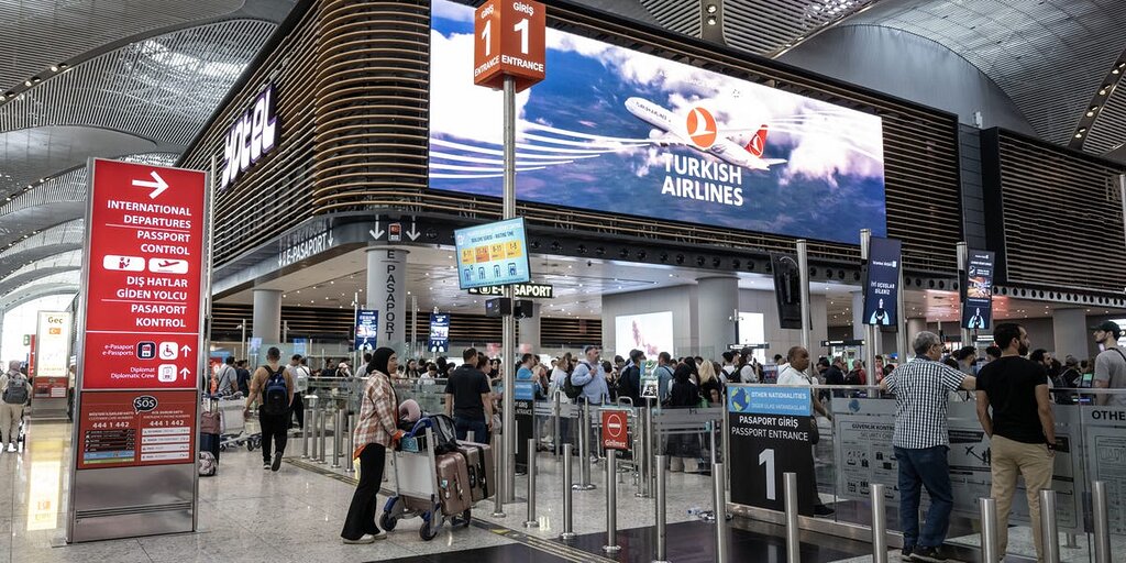 L’aéroport d’Istanbul offre des pods de sommeil, des chiens de thérapie et le plus grand terminal mondial
